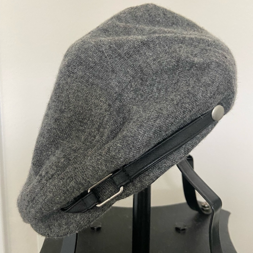 Gray Wool Beret with Black Strap
